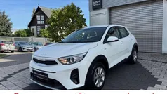 (ud) schneeweiss Gebraucht 2022 Kia Stonic Edition 7 SUV | 18.400 € (Guter Preis)
