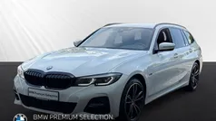 Weiss Gebraucht 2022 BMW 320e M Sport Kombi | 30.798 € (Guter Preis)