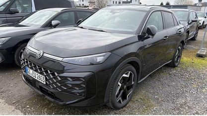 Second-hand VW T-Roc R-line 150 CP (110 kW) 2026 Negru SUV