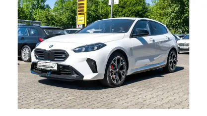 Brugt BMW M135 M Sport 300 HK (220 kW) 2025 Hvid Hatchback