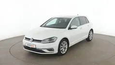 Weiß Gebraucht 2017 VW Golf VII Comfortline Limousine | 12.420 € (Fairer Preis)
