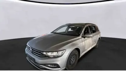 Gebraucht VW Passat Business 150 PS (110 kW) 2023 Silber Kombi