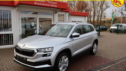 Reflex silber Neu 2025 Skoda Karoq Selection SUV | 34.990 € (Fairer Preis)