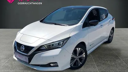 Gebraucht Nissan Leaf Tekna 110 kW (150 PS) 2019 Weiß Kleinwagen