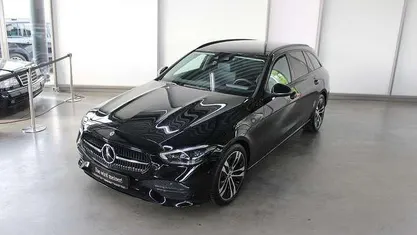 Gebraucht Mercedes C300 Avantgarde 265 PS (194 kW) 2021 Schwarz Kombi