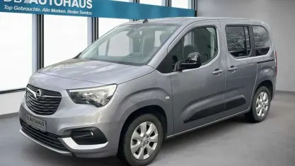 Second-hand Opel Combo Life Elegance 131 CP (96 kW) 2022 Argintiu Monovolum