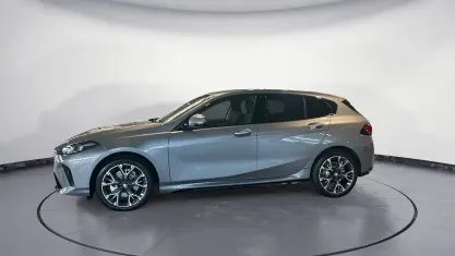 Neu BMW 116 M Sport 122 PS (89 kW) 2026 Grau Kleinwagen