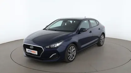 Gebraucht Hyundai i30 Trend 140 PS (102 kW) 2019 Blau Limousine