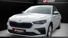 Weiß Gebraucht 2024 Skoda Scala Selection Kleinwagen | 23.870 € (Fairer Preis)