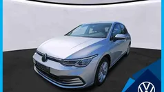 Gebraucht 2023 VW Golf VIII Life Limousine | 23.420 € (Fairer Preis)