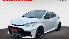 Silber (palladiumsilber metallic) Gebraucht 2024 Toyota Yaris Coupé | 48.979 € (Fairer Preis)