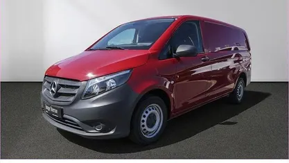 Rot Gebraucht 2021 Mercedes Vito Van | 19.457 € (Guter Preis)