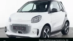 Weiß Gebraucht 2024 Smart ForTwo Electric Drive Exclusive Cabrio | 17.900 € (Fairer Preis)