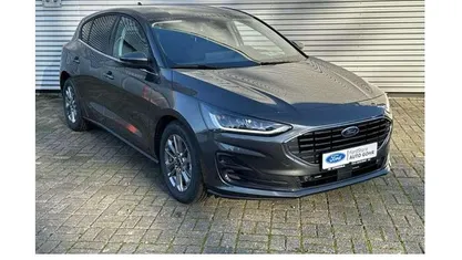 Magnetic metallic Gebraucht 2024 Ford Focus Titanium Limousine | 23.680 € (Fairer Preis)
