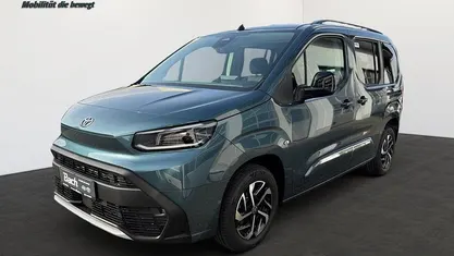 Nuova Toyota Proace Verso City 131 CV (96 kW) 2026 Blu Station wagon