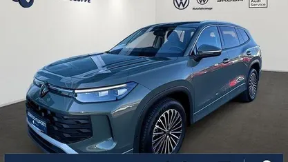 Second-hand VW Tayron Life 150 CP (110 kW) 2025 Verde SUV