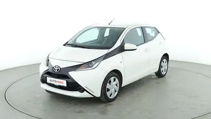 Weiß Gebraucht 2016 Toyota Aygo X-play Kleinwagen | 8.650 € (Fairer Preis)