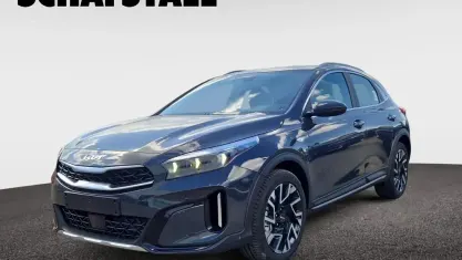 Neu Kia XCeed Comfort 150 PS (110 kW) 2026 Grau (dark penta metal m) SUV