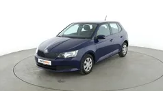 Blau Gebraucht 2016 Skoda Fabia Active Kleinwagen | 8.460 € (Fairer Preis)