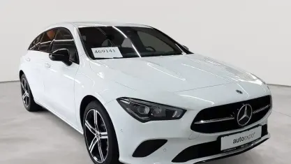 Gebraucht Mercedes CLA200 Shooting Brake Progressive 150 PS (110 kW) 2023 Polarweiß Kombi