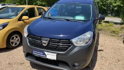 Gebraucht Dacia Dokker Ambiance 102 PS (75 kW) 2018 Blau marine Van / Kleinbus