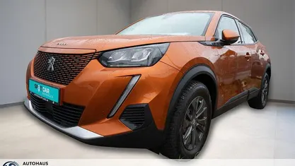 Usata Peugeot e-2008 Active 100 kW (136 CV) 2021 Arancione SUV