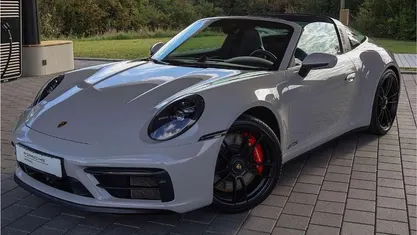 Gebraucht 2024 Porsche 992 Coupé | 173.880 €