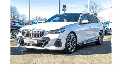 Gebraucht 2025 BMW 520 Comfort Edition Kombi | 53.490 € (Fairer Preis)