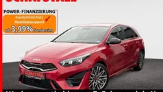 Rot ((aa9) infrarot met.) Gebraucht 2024 Kia Ceed GT Limousine | 29.879 € (Fairer Preis)