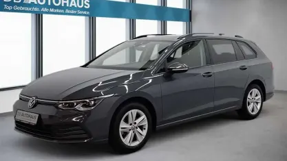 Gebraucht VW Golf VIII Life 150 PS (110 kW) 2024 Grau Kombi