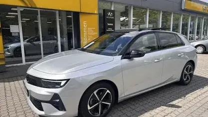 Gebraucht Opel Astra 131 PS (96 kW) 2025 Silber Kleinwagen