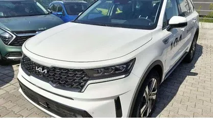 Schneeweiß Gebraucht 2024 Kia Sorento Style SUV | 41.990 € (Fairer Preis)