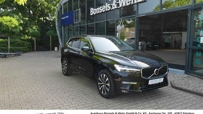 Używany Volvo XC60 Core 197 KM (144 kW) 2023 Czarny SUV