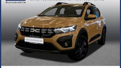 Beige Gebraucht 2025 Dacia Sandero Expression Limousine | 18.444 € (Fairer Preis)