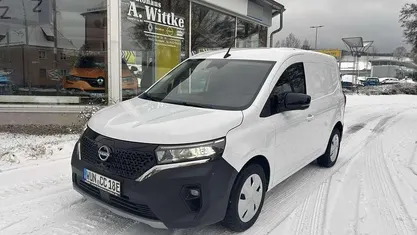 Mineral white (s) Gebraucht 2022 Nissan Townstar N-Connecta Van | 38.300 €