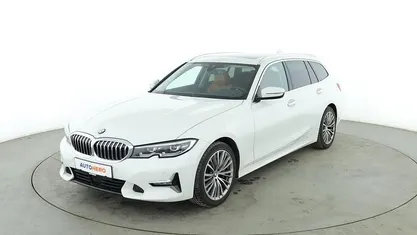 Weiß Gebraucht 2021 BMW 330 Luxury Line Kombi | 28.290 € (Fairer Preis)