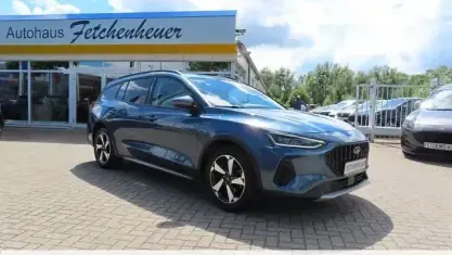 Gebraucht Ford Focus Active X 125 PS (91 kW) 2023 Blau Kombi