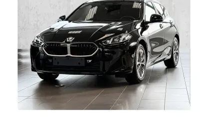 Neu BMW 116 122 PS (89 kW) 2025 Schwarz Kleinwagen