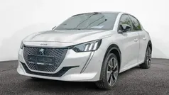 Weiß Gebraucht 2021 Peugeot e-208 GT Kleinwagen | 17.850 € (Fairer Preis)