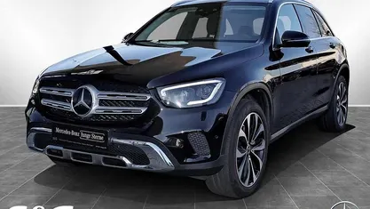 Gebraucht Mercedes GLC300e AMG 194 PS (142 kW) 2020 Metalliclack obsidianschwarz SUV
