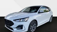 Frostweiss Gebraucht 2024 Ford Focus ST-Line Limousine | 29.990 € (Fairer Preis)