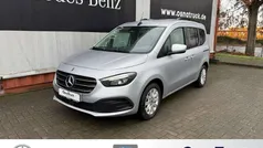 Helvinsilber Gebraucht 2023 Mercedes T180 Progressive Van / Kleinbus | 26.775 € (Fairer Preis)