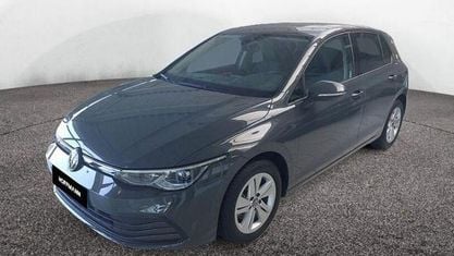 Gebraucht VW Golf VIII Life 131 PS (96 kW) 2023 Delfingrau metallic Limousine