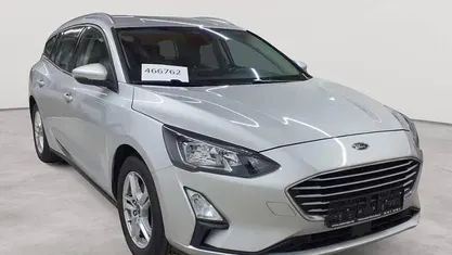 Gebraucht Ford Focus Cool & Connect 125 PS (91 kW) 2021 Polarsilber metallic Kombi