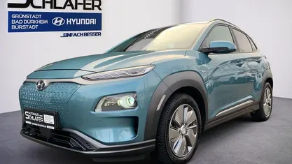 Ceramic blue / mic Gebraucht 2019 Hyundai Kona Premium SUV | 18.480 € (Guter Preis)