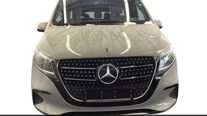 Gebraucht Mercedes V300 237 PS (174 kW) 2024 Van / Kleinbus