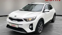 Weiß Gebraucht 2020 Kia Stonic Vision SUV | 14.990 € (Fairer Preis)