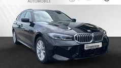 Saphirschwarz metallic Gebraucht 2024 BMW 330 M Sport Kombi | 43.800 € (Fairer Preis)