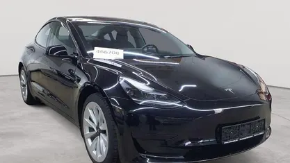 Gebraucht Tesla Model 3 RWD 239 kW (325 PS) 2022 Solid black Limousine