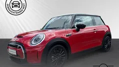 Rot Gebraucht 2022 Mini Cooper SE Classic Kleinwagen | 16.798 € (Fairer Preis)